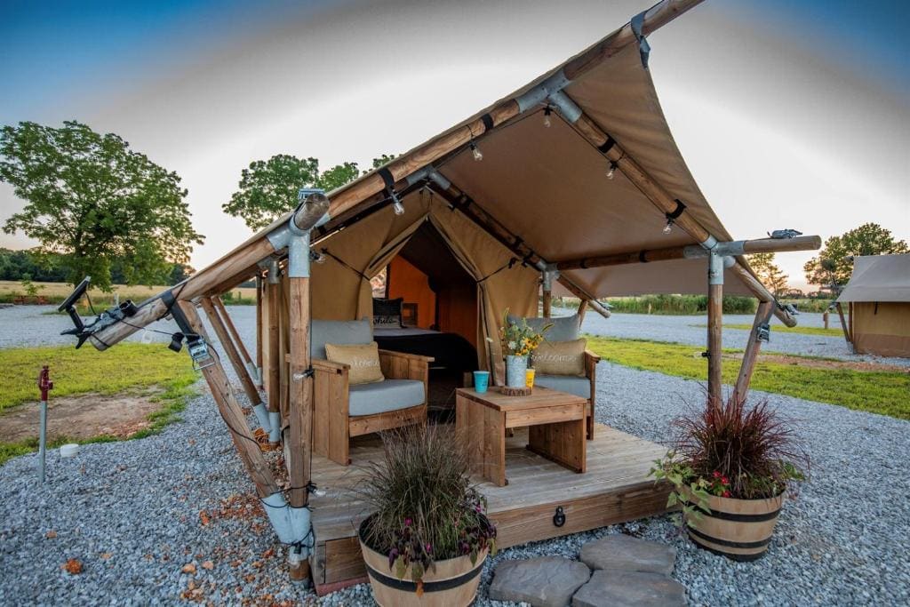 Tent room - Image 3