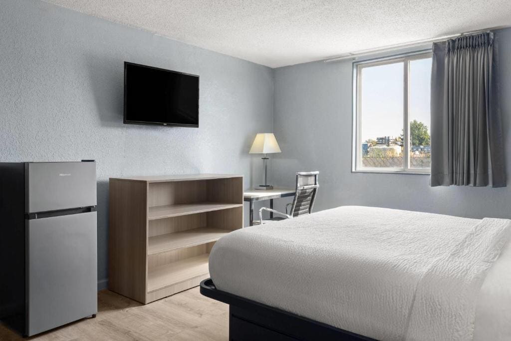King Room - Non-Smoking room - Image 1