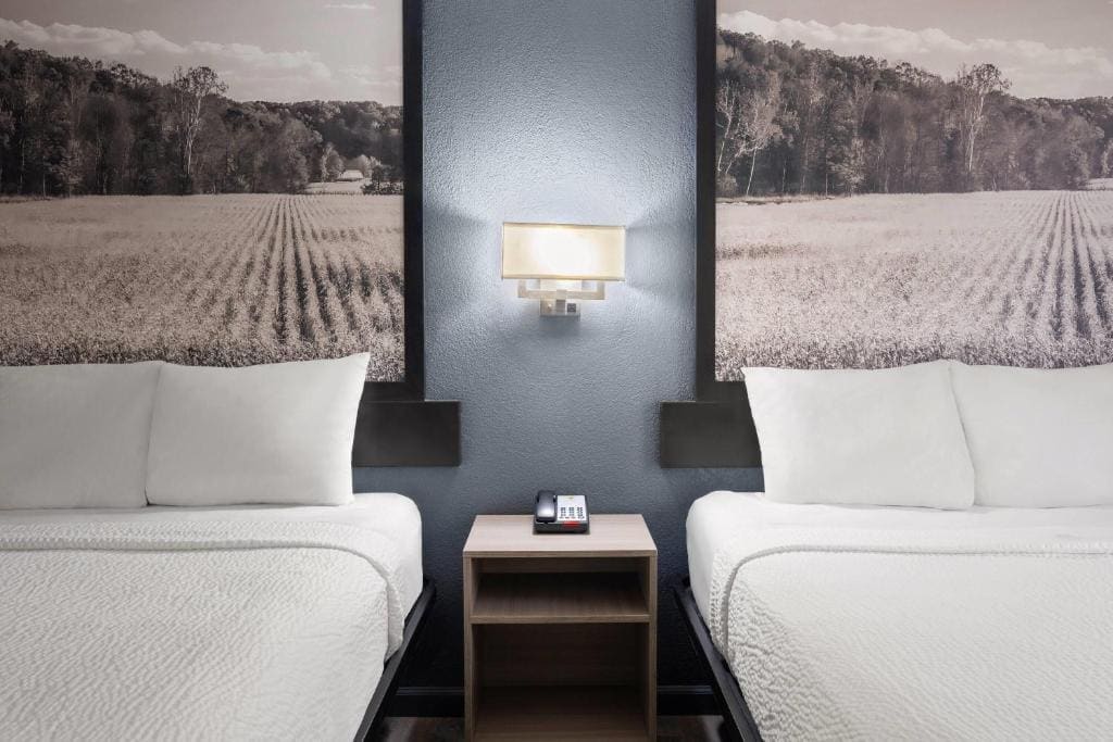 Suite with Two Queen Beds - Non-Smoking room - Image 3