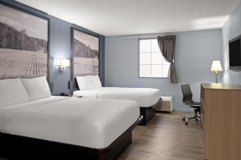 Suite with Two Queen Beds - Non-Smoking room - Image 1