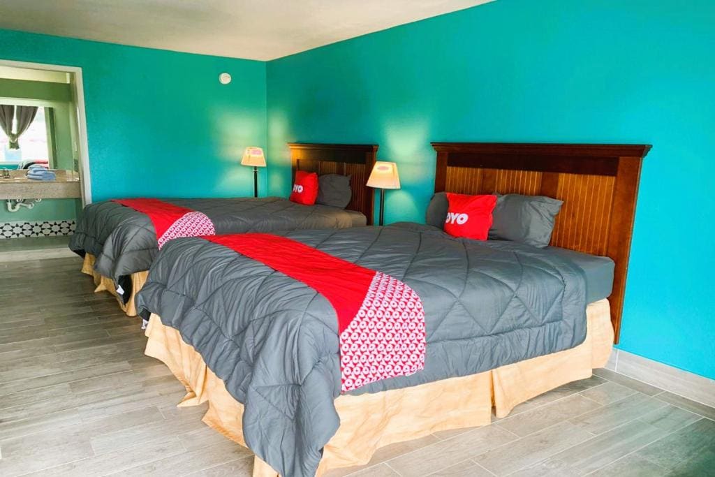 2 Queen Bed room - Image 2