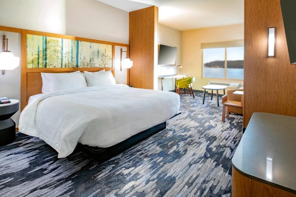 King Suite with Sofa Bed room - Image 3
