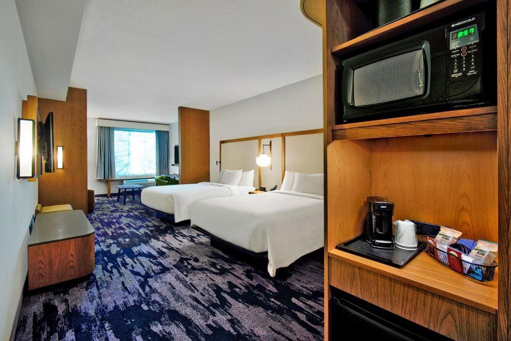 Queen Suite with 2 Queen, Sofa bed room - Image 1