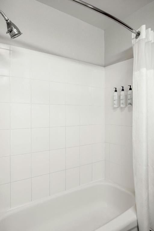 Studio with Two Queen Beds and Sofa Bed room - Image 3