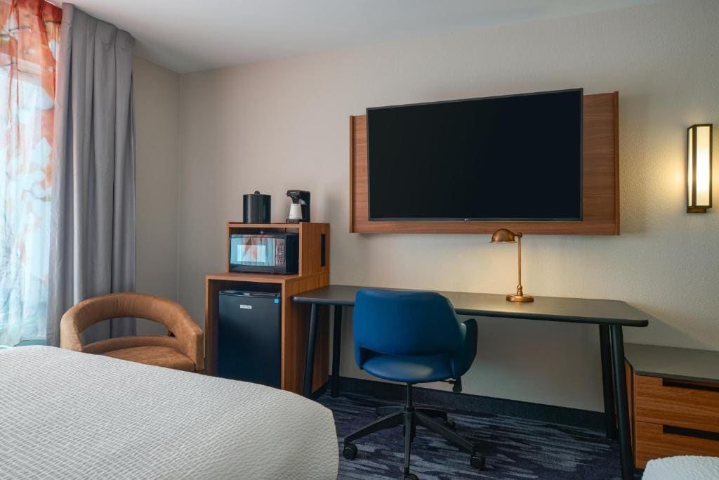 Double Room with Two Double Beds room - Image 2