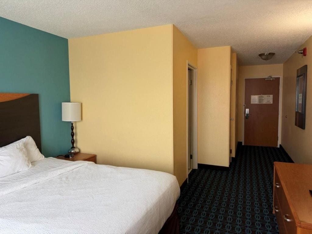 King Room - Non-Smoking room - Image 1