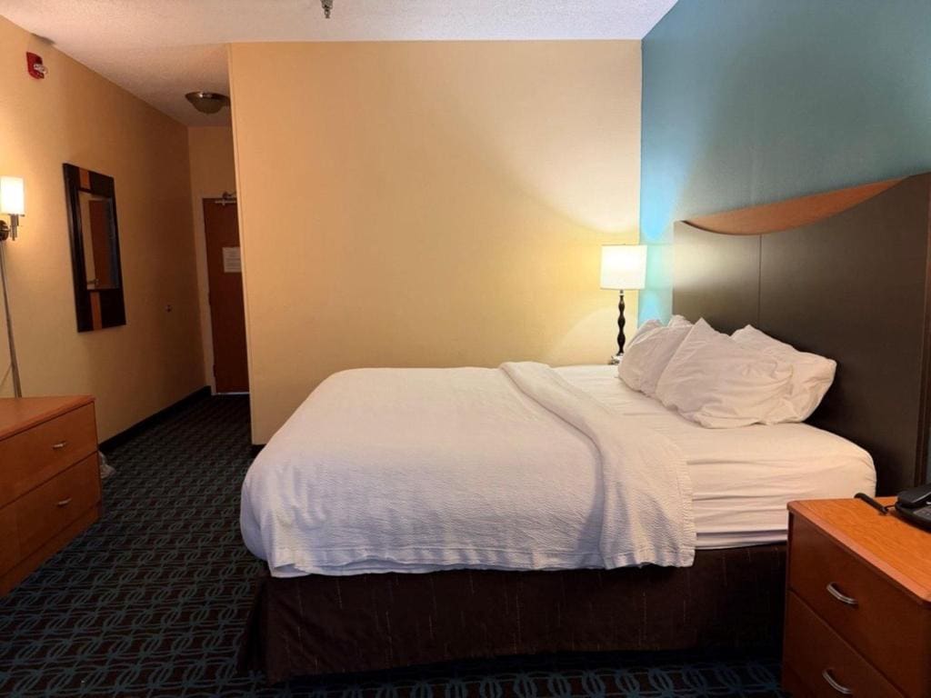 King Room - Non-Smoking room - Image 3