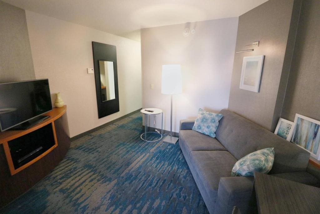 King Studio with Sofa Bed room - Image 2