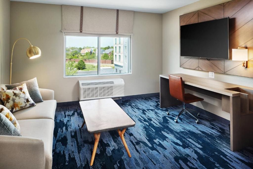 Executive King Suite with Sofa Bed room - Image 1