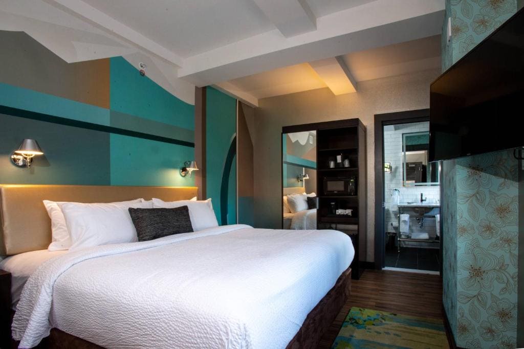 Studio with King Bed and Sofa Bed room - Image 1
