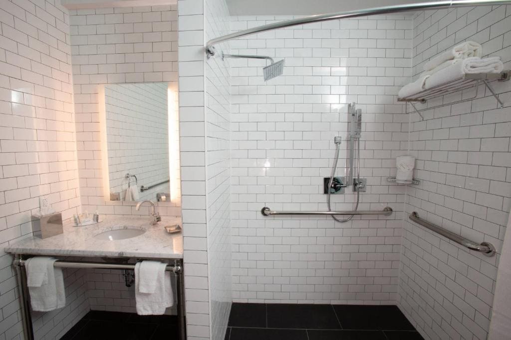 King Room - Hearing Accessible room - Image 1