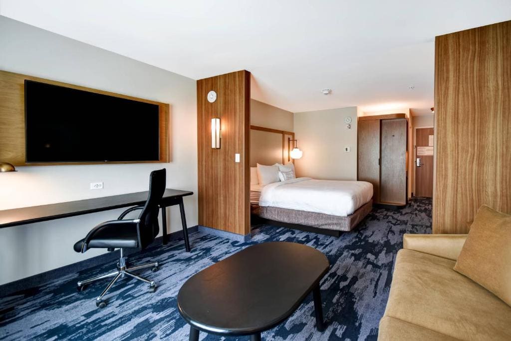 King Suite with Sofa Bed room - Image 1