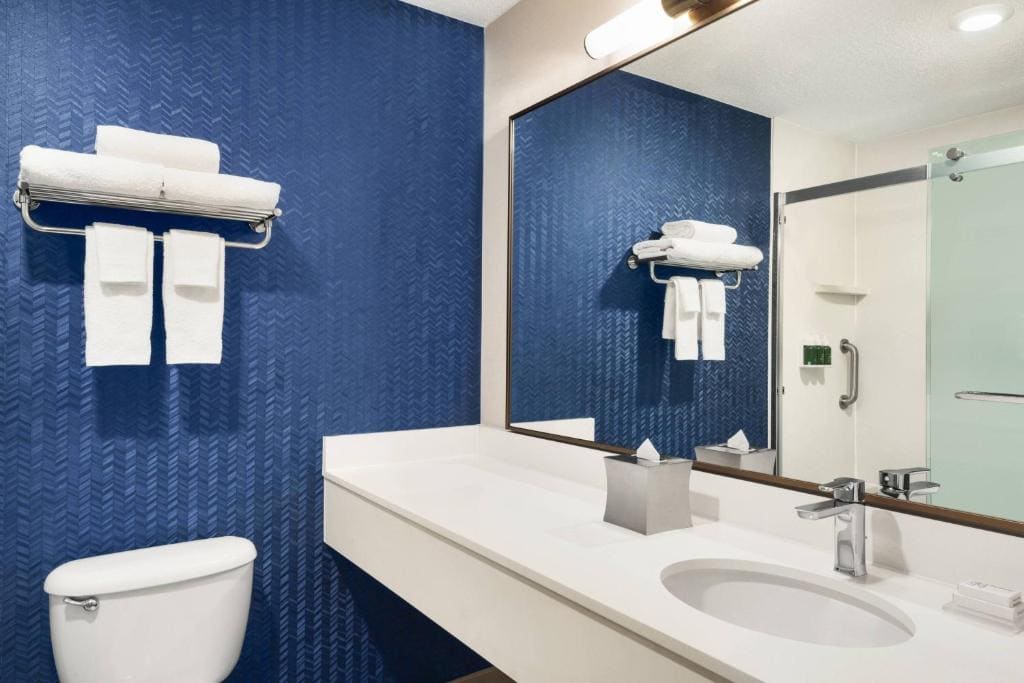 King Room - Hearing Accessible room - Image 3