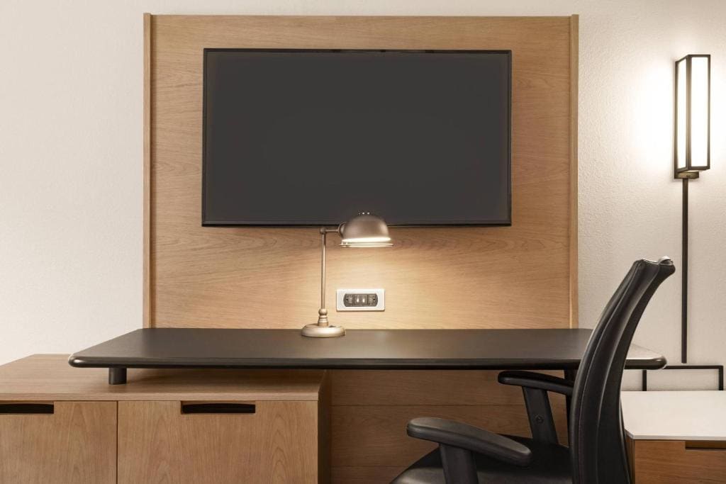 King Room - Hearing Accessible room - Image 2