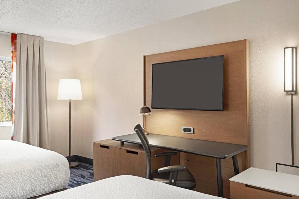 Double Room with Two Double Beds - Hearing Accessible room - Image 2