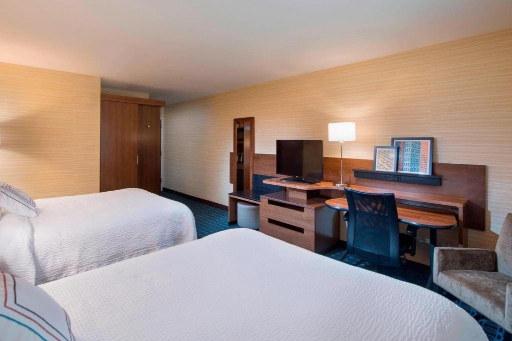 Queen Room with Two Queen Beds room - Image 1