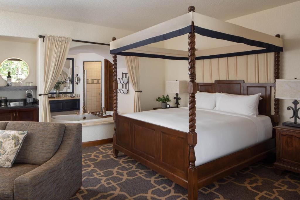 Mission Spa King Suite with Sofa Bed, Fireplace, Patio or Balcony, Jacuzzi and Garden View room - Image 1