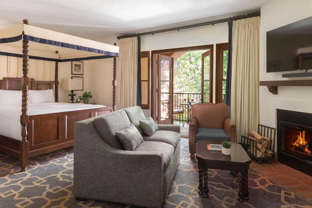 Mission Spa King Suite with Sofa Bed, Fireplace, Patio or Balcony, Jacuzzi and Garden View room - Image 2