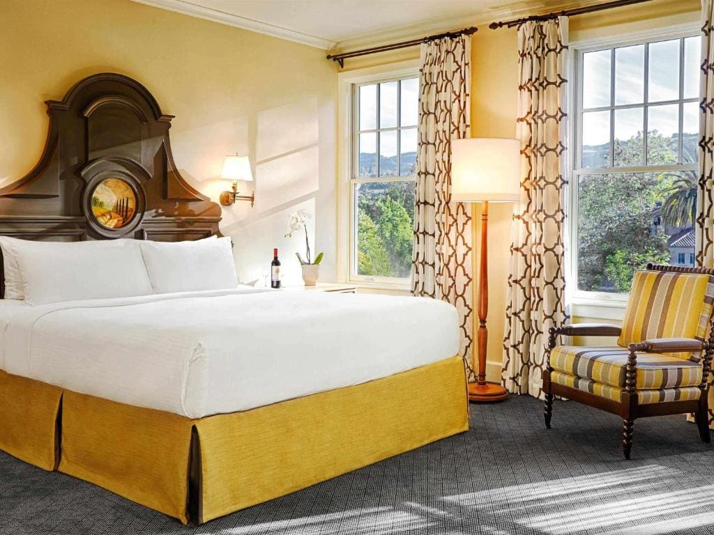 Fairmont King Room with Bath Tub - Ground Floor room - Image 1