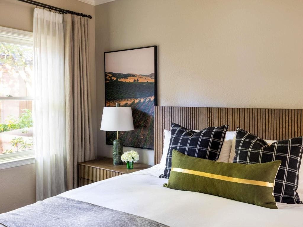 Gloria Ferrer One-Bedroom Suite with Sofa Bed and Garden View - Patio/Fireplace room - Image 2