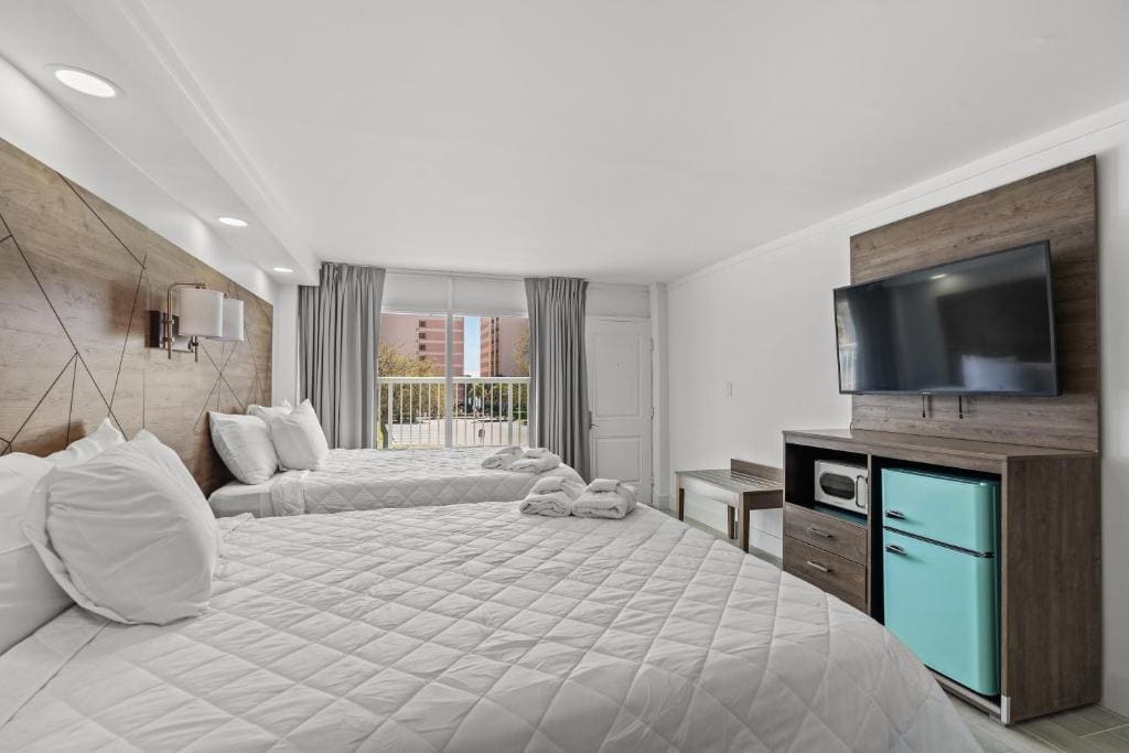 Deluxe Triple Room room - Image 1