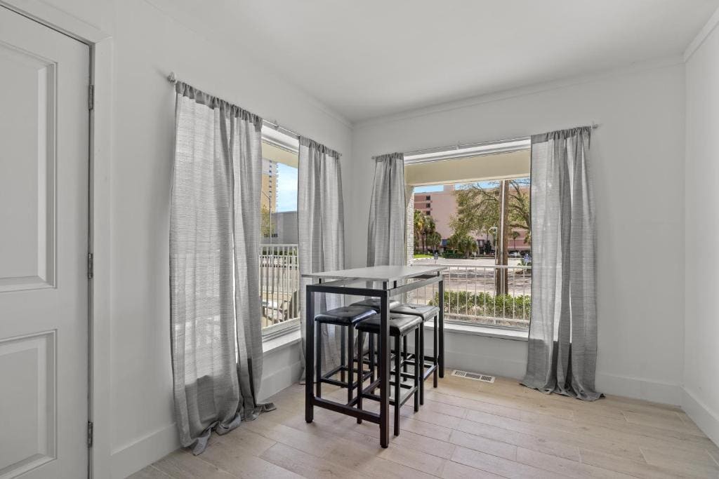 Deluxe Suite room - Image 2