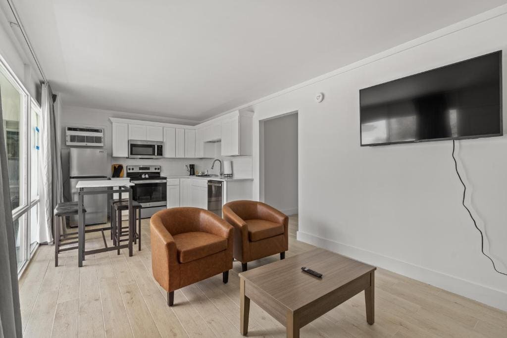 Suite room - Image 1