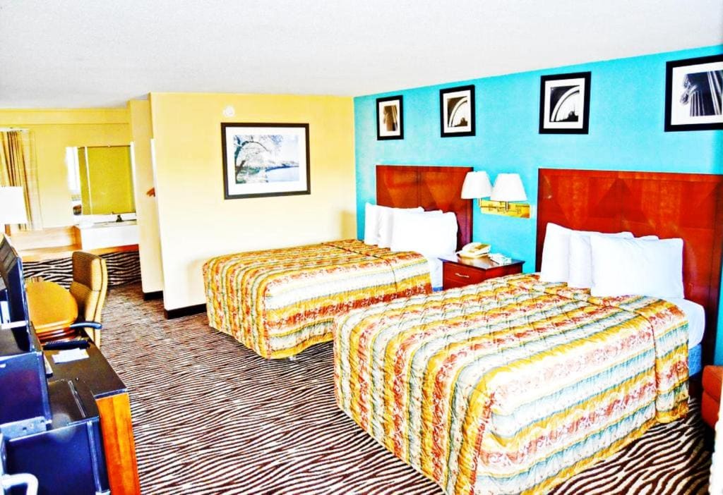 Deluxe Room with Two Double Beds - Non-Smoking room - Image 1