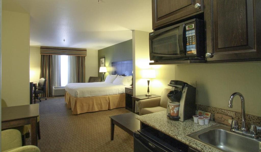 King Suite room - Image 2