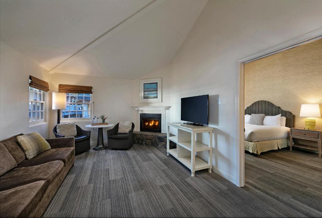 One-Bedroom Suite room - Image 2