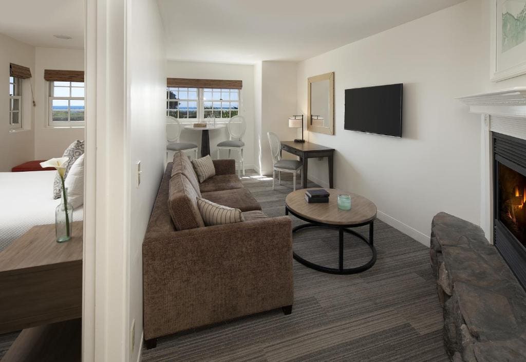 King Suite with Partial Ocean View room - Image 1