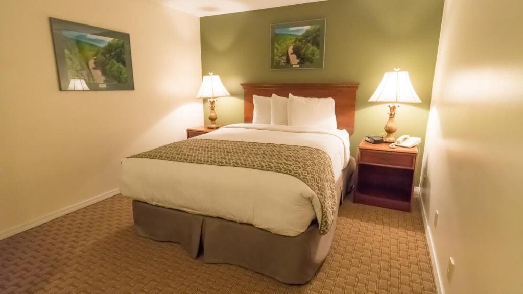 Deluxe Queen Studio room - Image 3