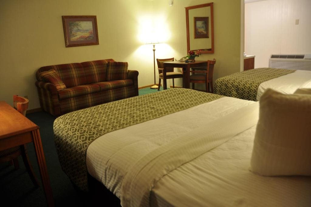 Family Room room - Image 1