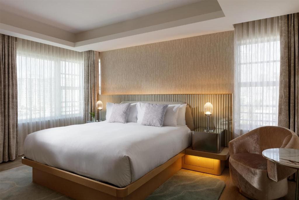 King Room with Accessible Tub - Disability Access room - Image 3