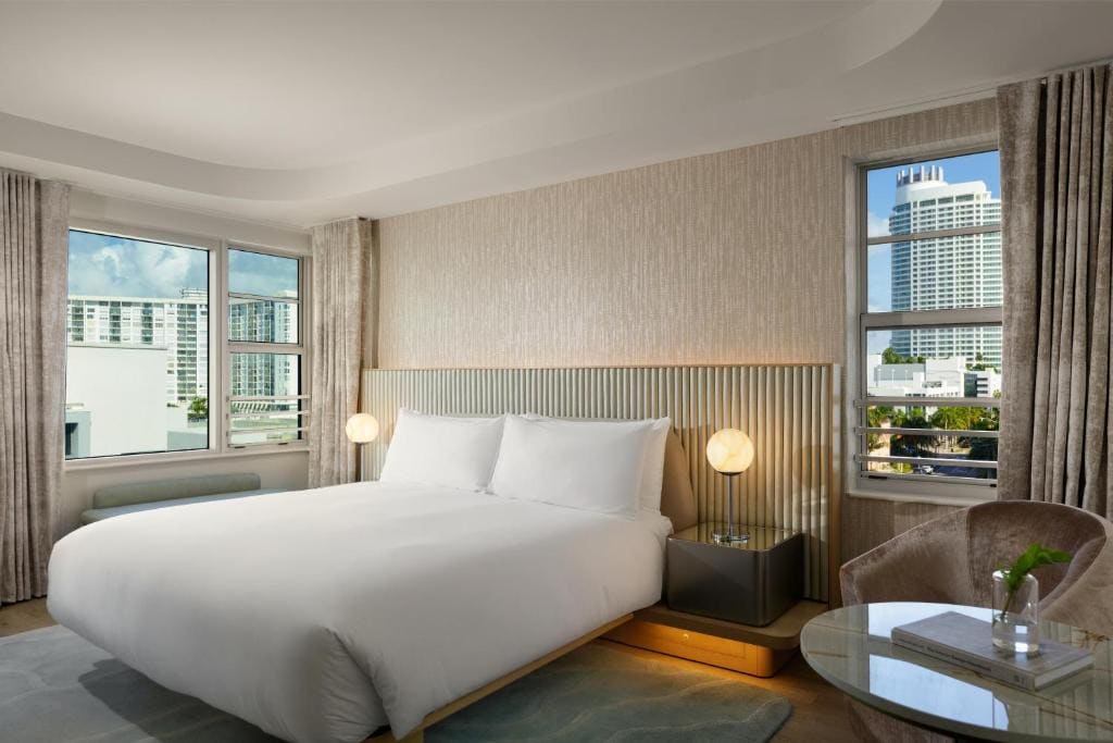 King Room with Accessible Tub - Disability Access room - Image 2