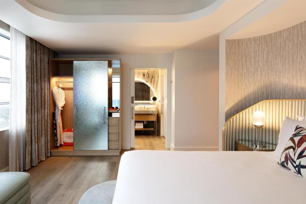 King Room with Balcony room - Image 3