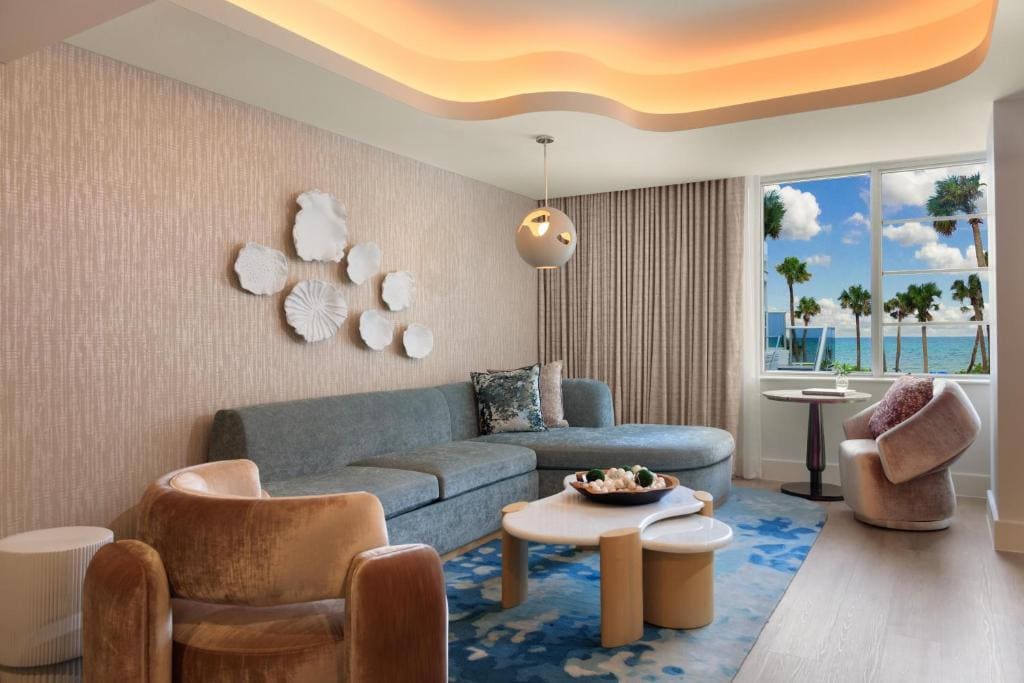 Suite with Balcony and Ocean View room - Image 2