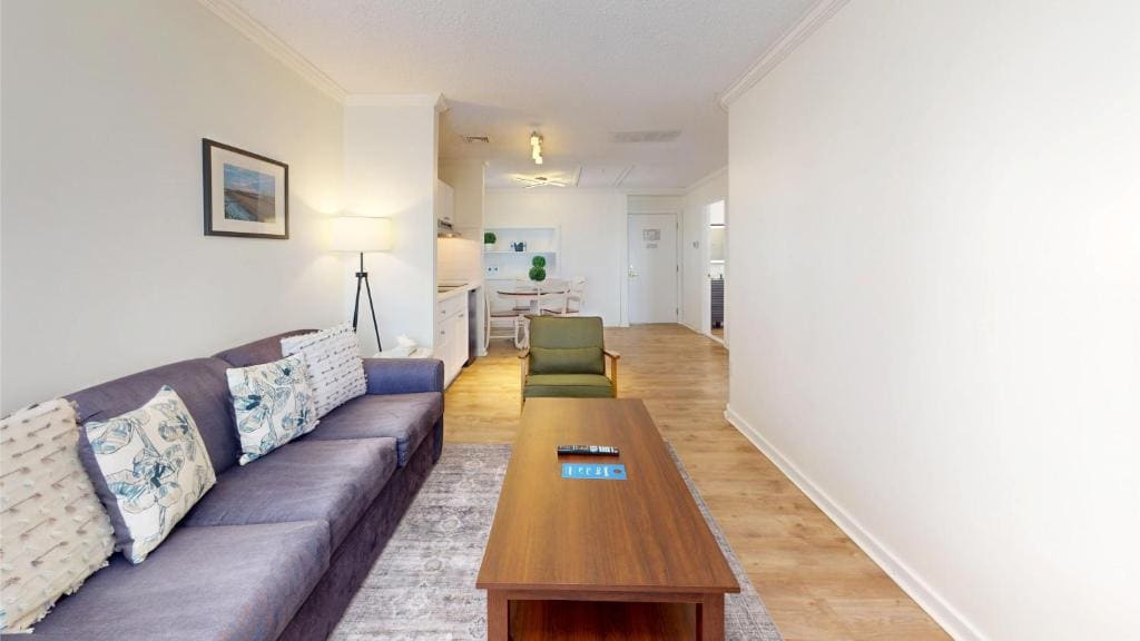 King Suite Upper room - Image 1