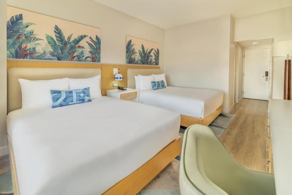 Two Queen Beds Oceanfront Balcony room - Image 3