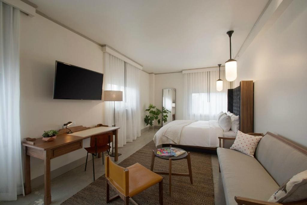King Suite room - Image 2