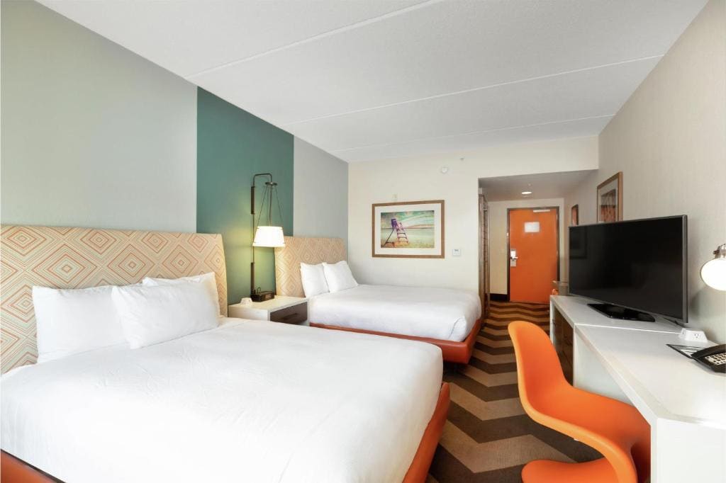Queen Room with Two Queen Beds and Balcony room - Image 1