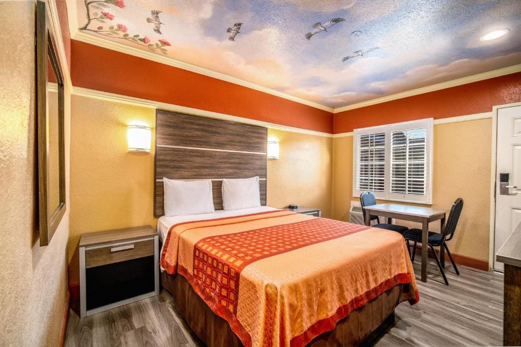 Queen Room room - Image 1