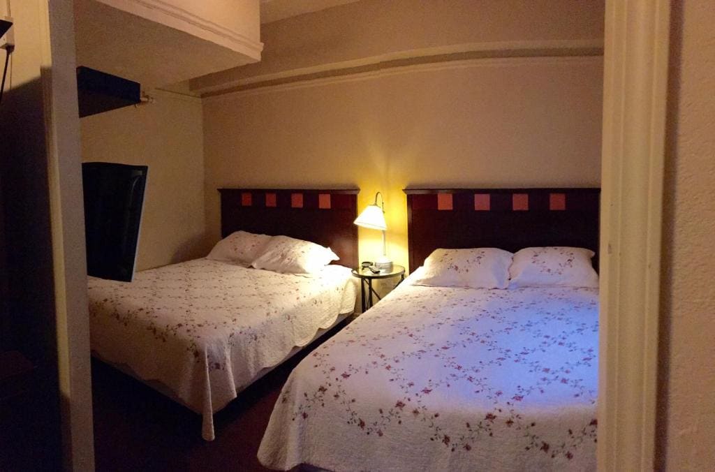 Queen Room with Two Queen Beds and Ocean View - Non-Smoking room - Image 2