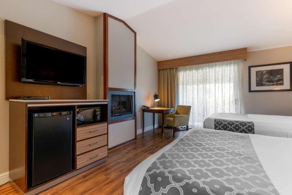 Queen Room with Two Queen Beds and Fireplace room - Image 2
