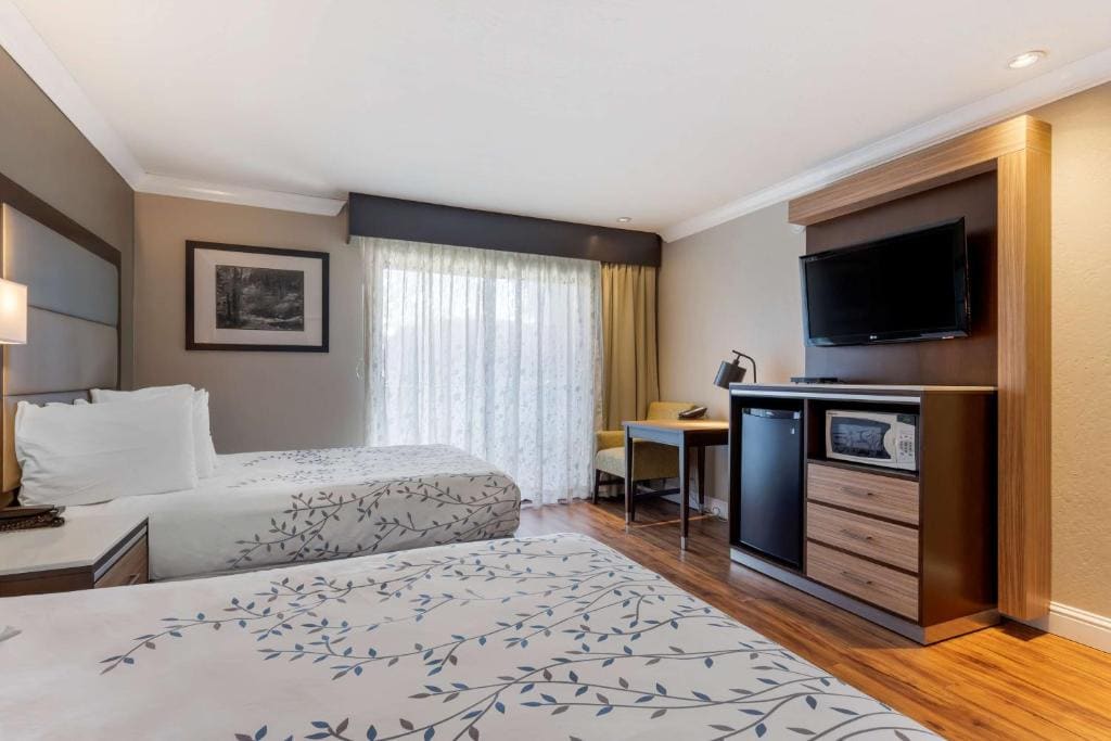 Queen Room with Two Queen Beds room - Image 1