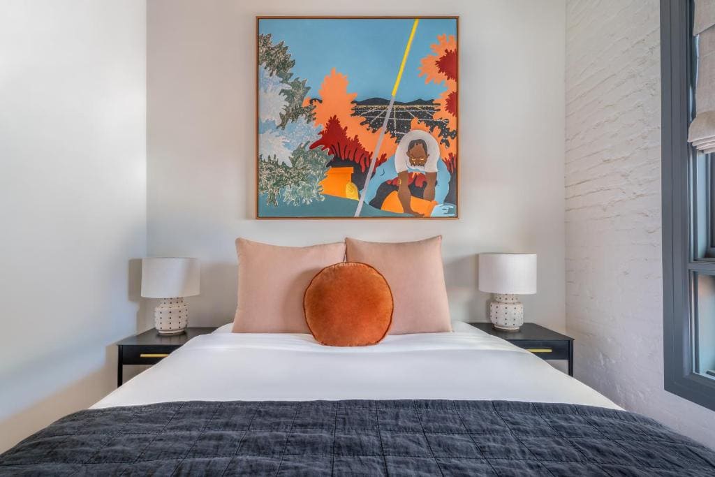 Queen Suite room - Image 1