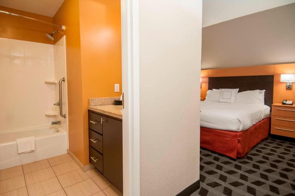 Two-Bedroom Suite room - Image 2