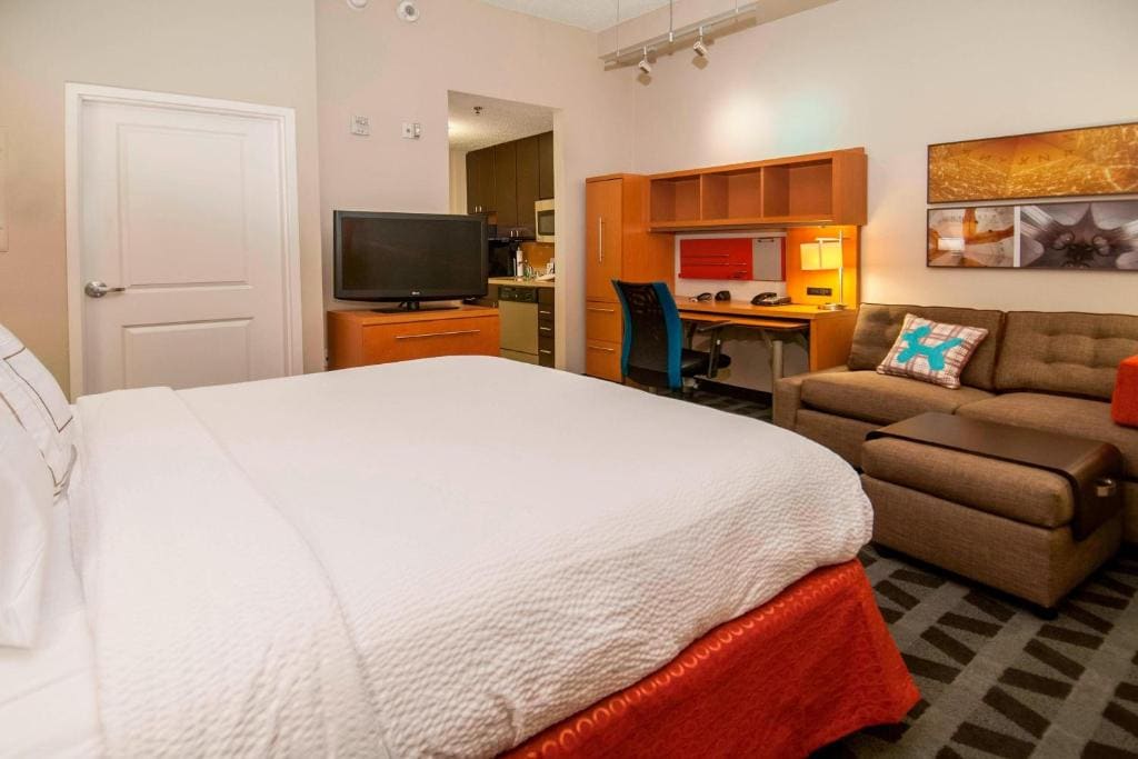 King Studio with Sofa Bed room - Image 1