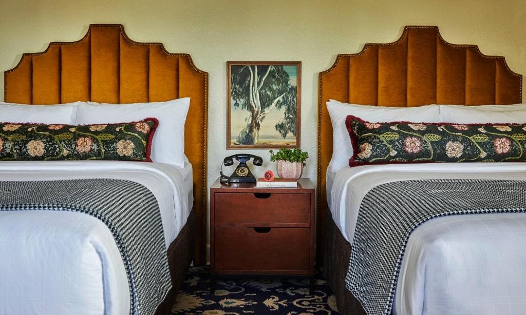 Double Room with Two Double Beds and Bath Tub - Disability Access room - Image 2