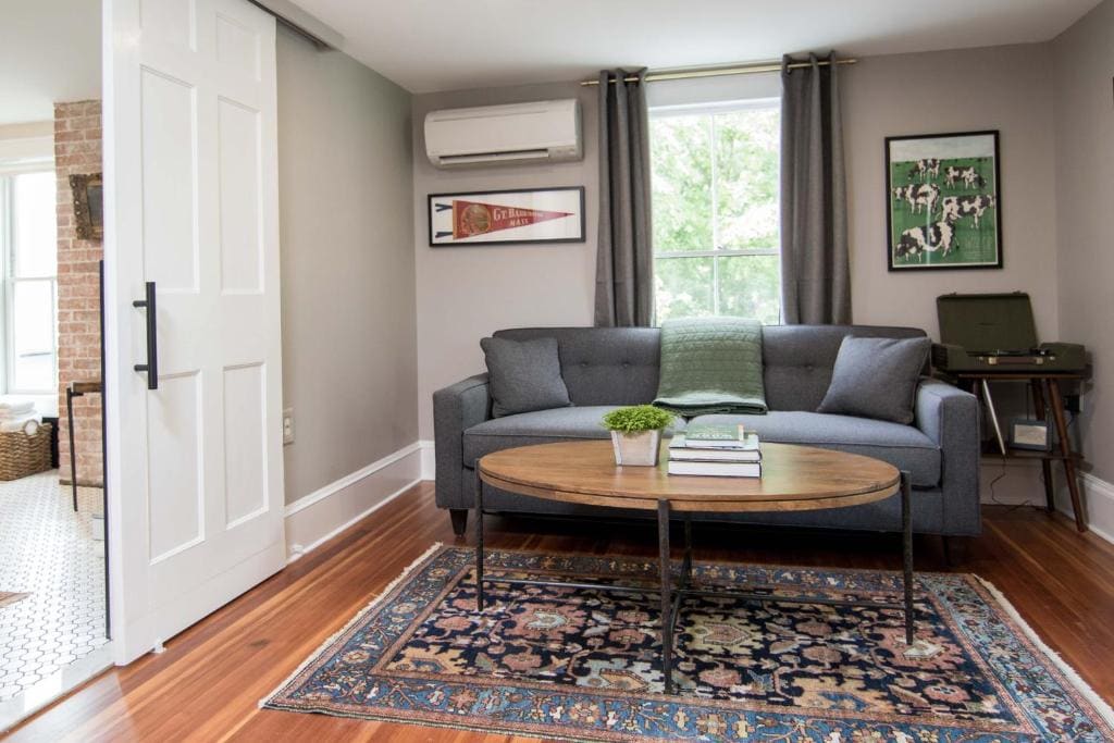 King Suite room - Image 2